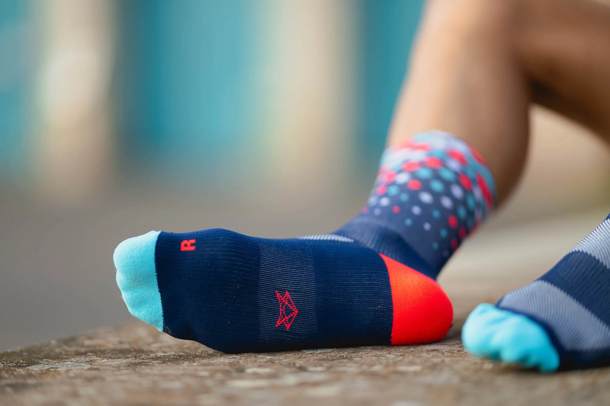 Incylence Running Crystals Navy Cyan Inferno